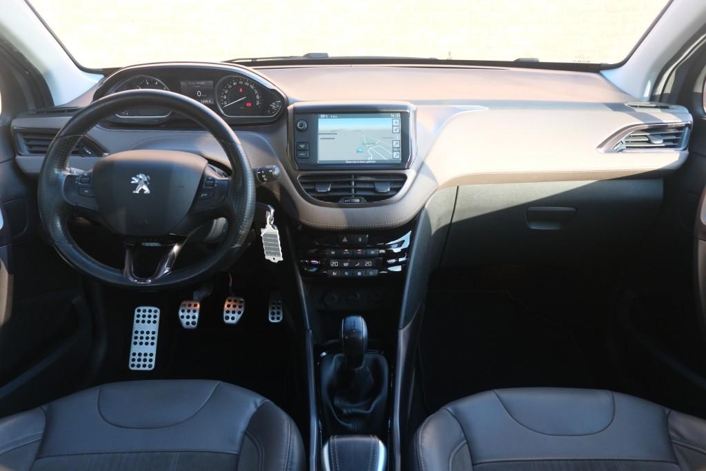 Peugeot 2008 1.6 VTi 120pk Féline - Climate control - Cruise control - Navigatiesysteem - Parkeersensoren - Trekhaak afbeelding 7