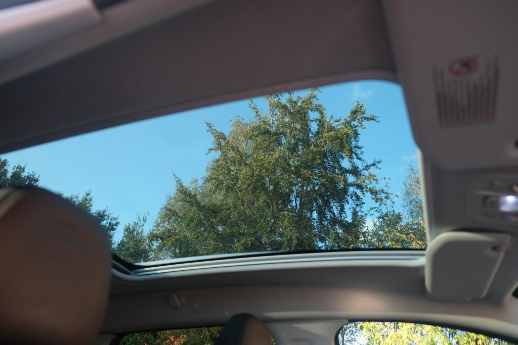Peugeot 2008 1.6 VTi 120pk Féline - Climate control - Cruise control - Navigatiesysteem - Parkeersensoren - Trekhaak afbeelding 13