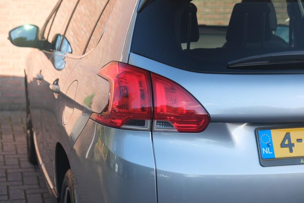 Peugeot 2008 1.6 VTi 120pk Féline - Climate control - Cruise control - Navigatiesysteem - Parkeersensoren - Trekhaak afbeelding 25