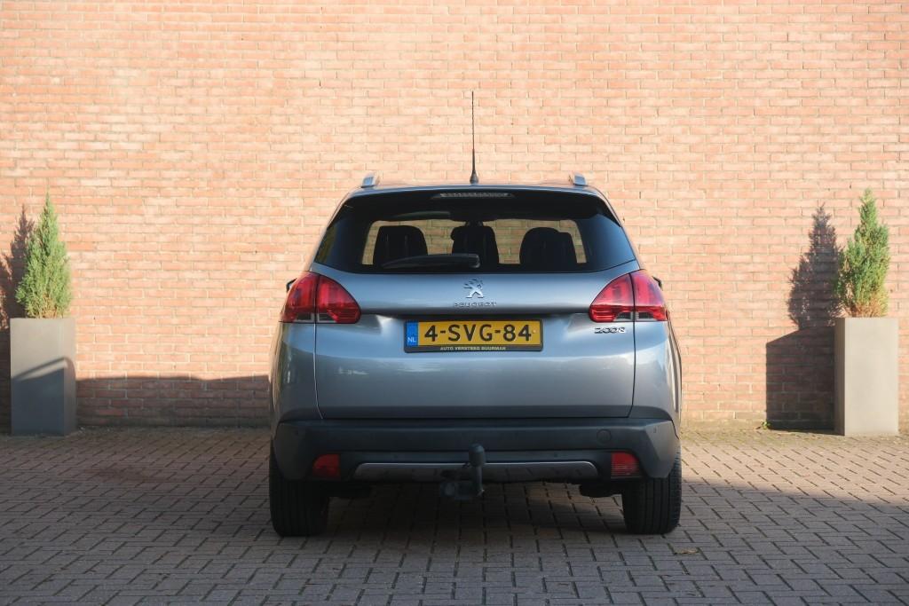 Peugeot 2008 1.6 VTi 120pk Féline - Climate control - Cruise control - Navigatiesysteem - Parkeersensoren - Trekhaak afbeelding 28