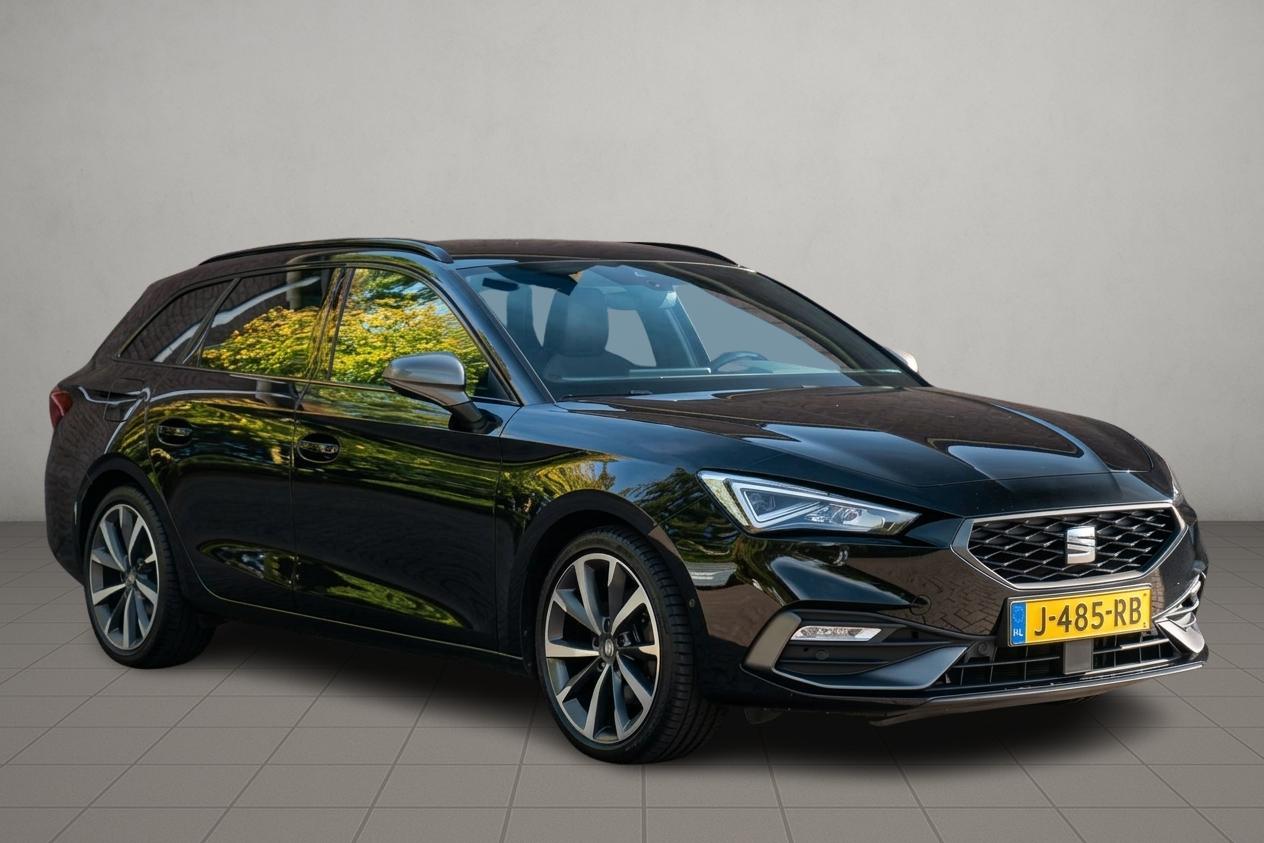 SEAT Leon 1.5 eTSi 150pk DSG Sportstourer FR Launch Editon - Adaptive cruise - Elektrische achterklep - Apple CarPlay - Keyless - Parkeersensoren - Stoelverwarming - Climate control afbeelding 1