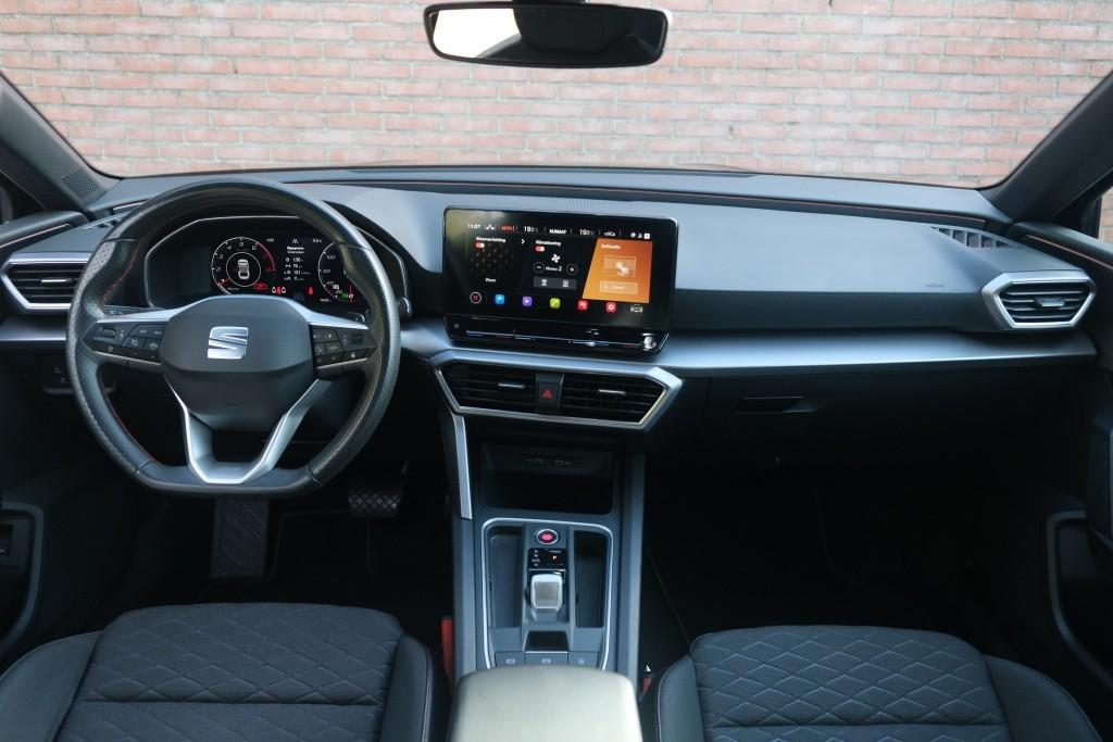 SEAT Leon 1.5 eTSi 150pk DSG Sportstourer FR Launch Editon - Adaptive cruise - Elektrische achterklep - Apple CarPlay - Keyless - Parkeersensoren - Stoelverwarming - Climate control afbeelding 7