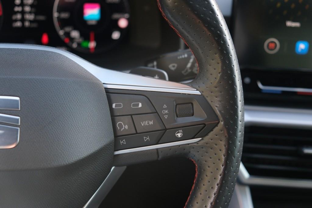 SEAT Leon 1.5 eTSi 150pk DSG Sportstourer FR Launch Editon - Adaptive cruise - Elektrische achterklep - Apple CarPlay - Keyless - Parkeersensoren - Stoelverwarming - Climate control afbeelding 10
