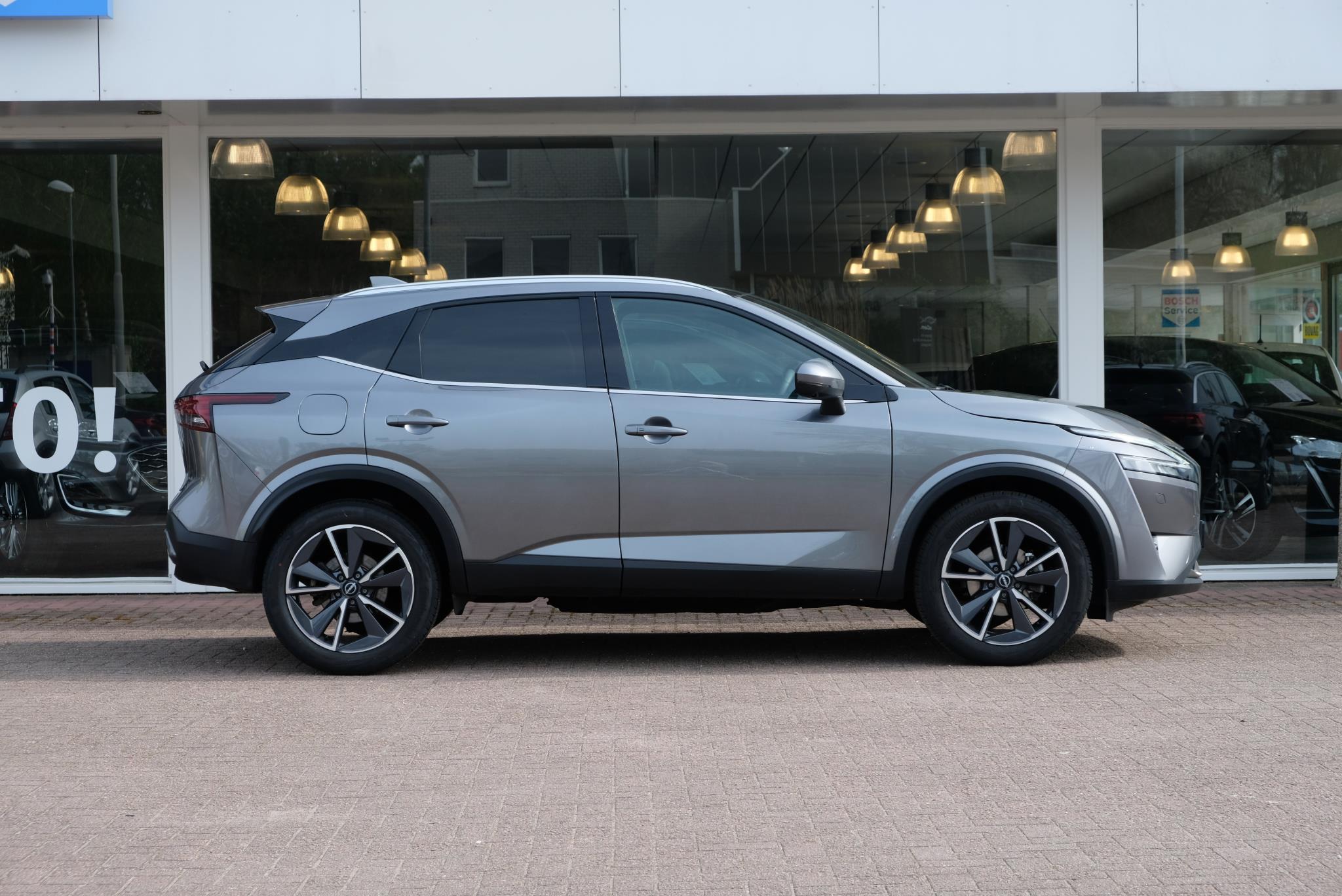 Nissan QASHQAI 1.3 MHEV 158pk Xtronic Tekna Plus | Navi | Trekhaak | Adaptive Cruise | 360° Camera | Leder | Head-up Display | Panoramadak | 19" velgen afbeelding 4