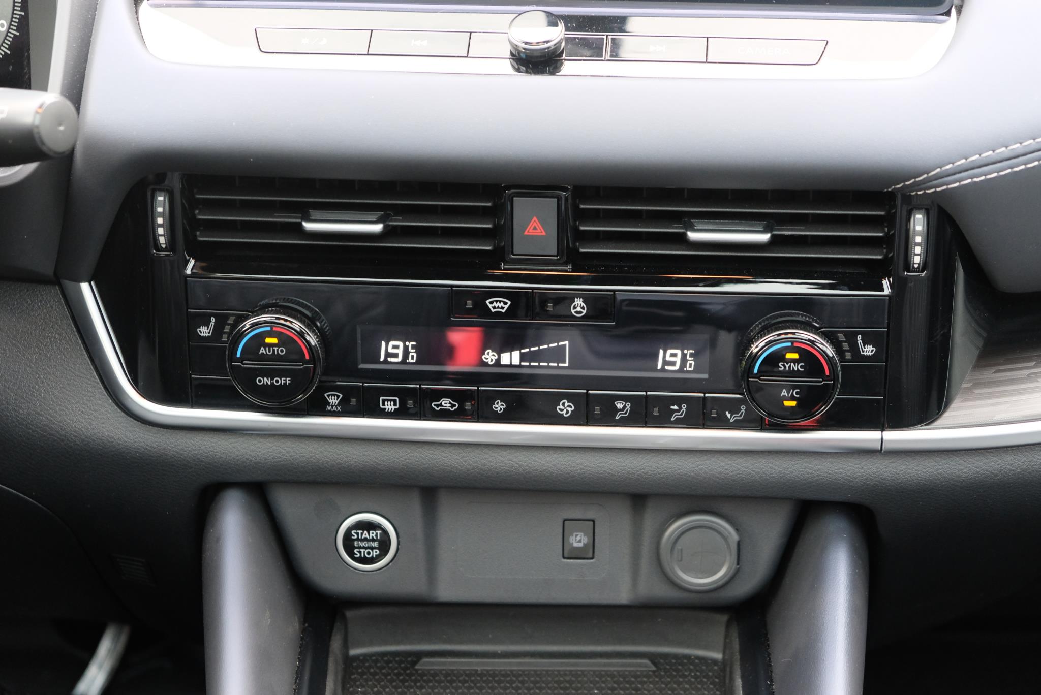 Nissan QASHQAI 1.3 MHEV 158pk Xtronic Tekna Plus | Navi | Trekhaak | Adaptive Cruise | 360° Camera | Leder | Head-up Display | Panoramadak | 19" velgen afbeelding 11