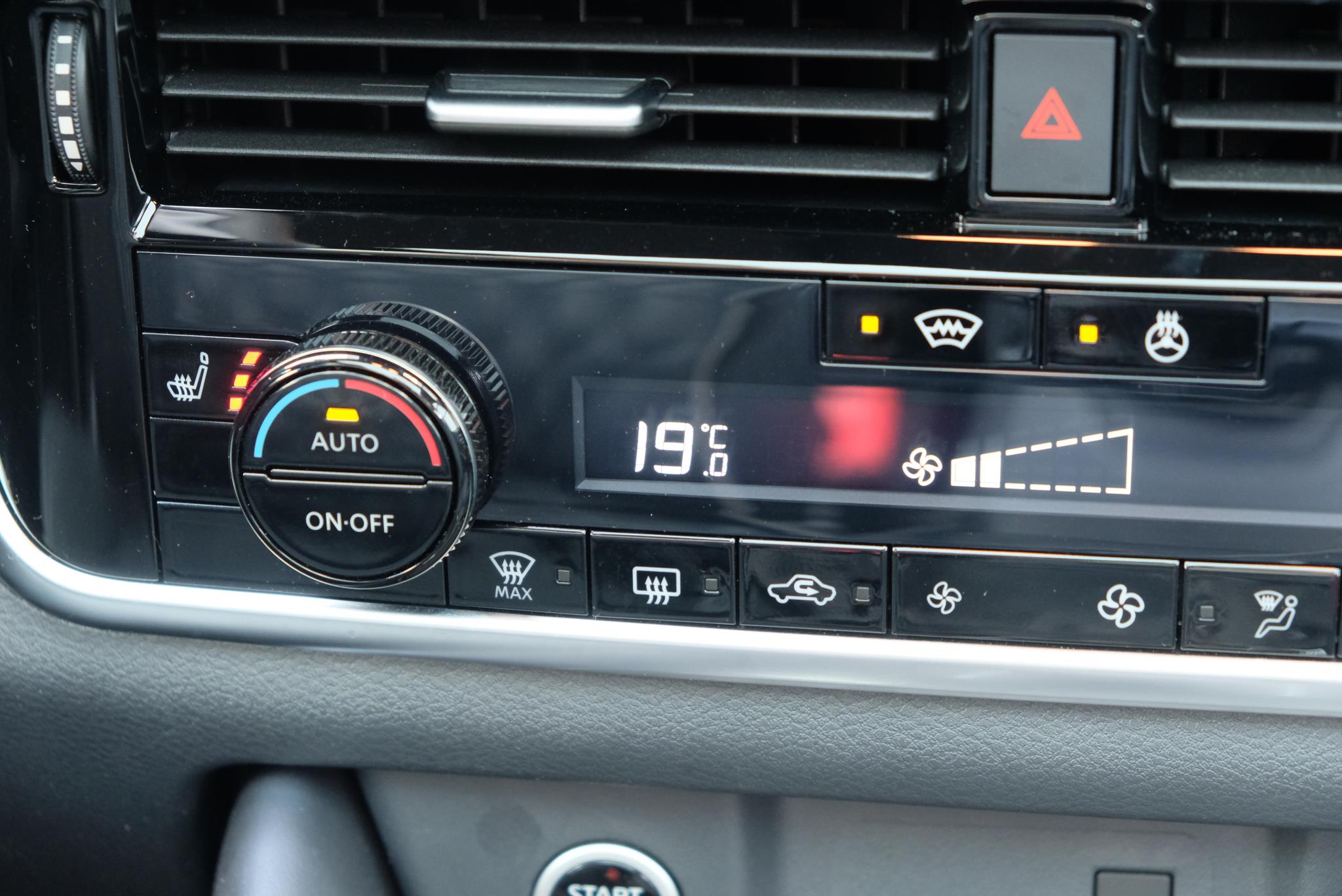 Nissan QASHQAI 1.3 MHEV 158pk Xtronic Tekna Plus | Navi | Trekhaak | Adaptive Cruise | 360° Camera | Leder | Head-up Display | Panoramadak | 19" velgen afbeelding 15