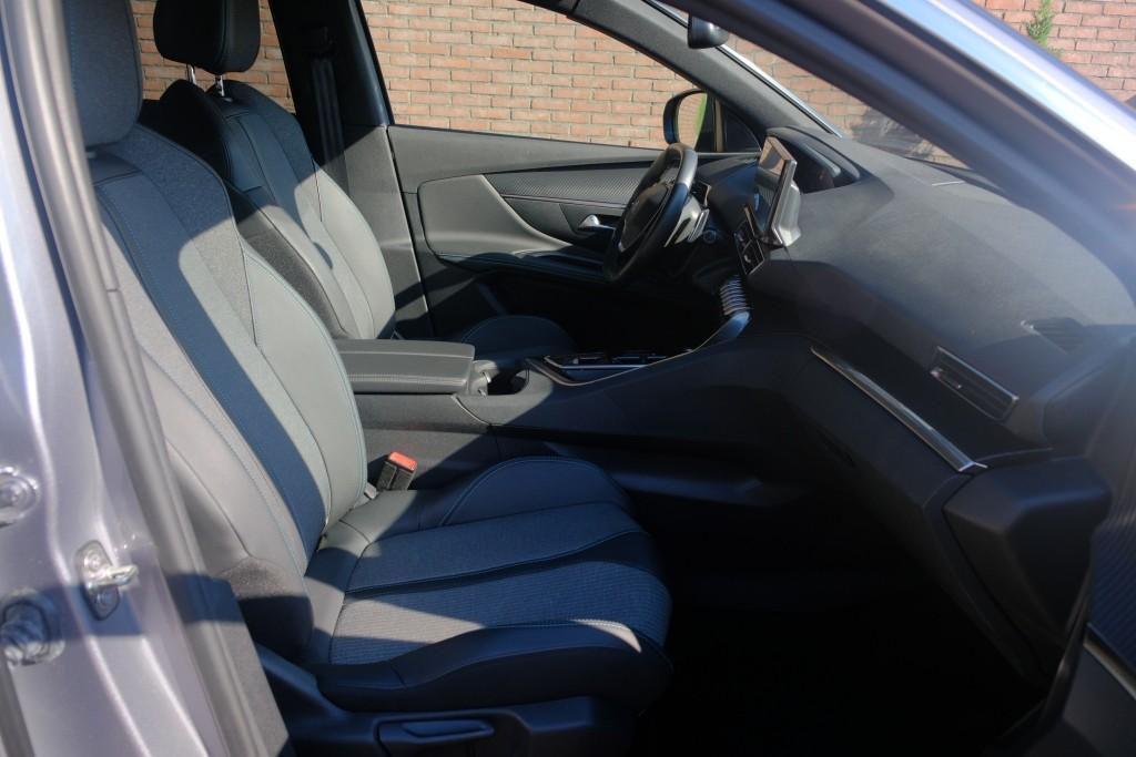 Peugeot 3008 1.6 HYbrid 180pk EAT8 Allure Pack Business - Achteruitrijcamera - Adaptieve cruise control - LED koplampen - Parkeersensoren - Keyless afbeelding 4