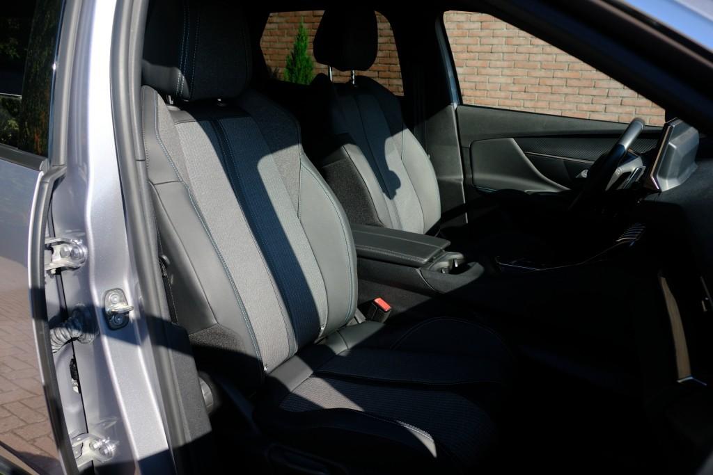 Peugeot 3008 1.6 HYbrid 180pk EAT8 Allure Pack Business - Achteruitrijcamera - Adaptieve cruise control - LED koplampen - Parkeersensoren - Keyless afbeelding 5