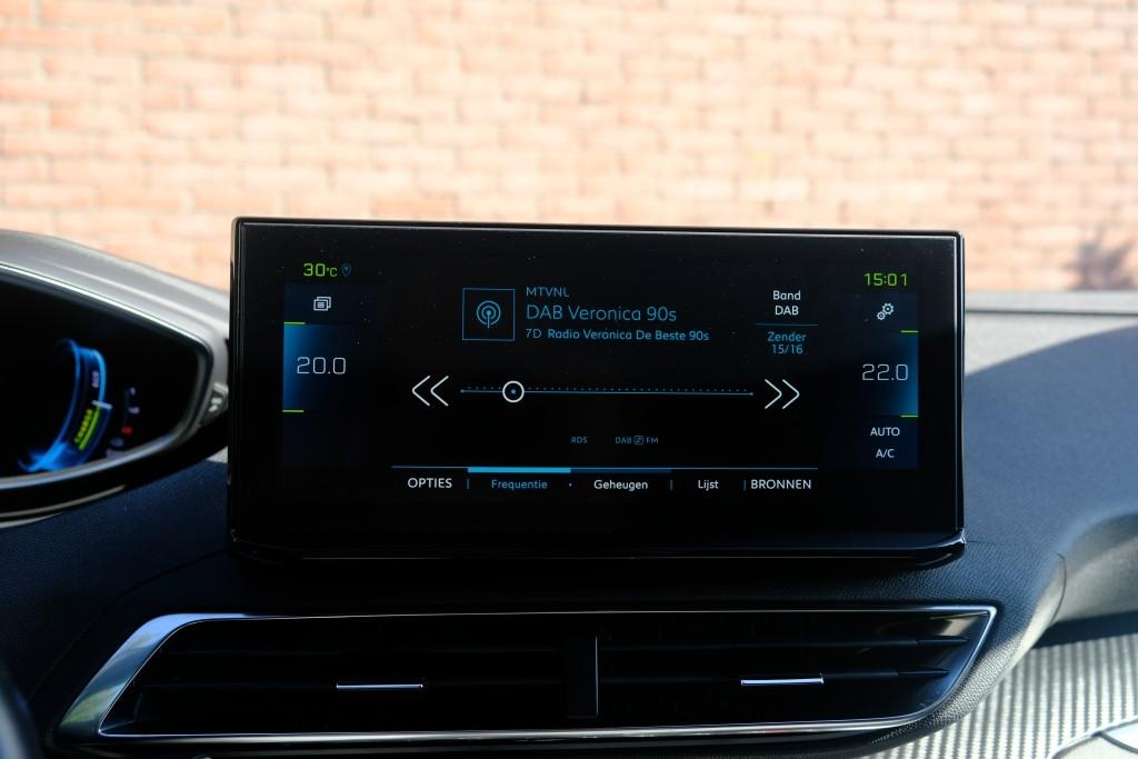 Peugeot 3008 1.6 HYbrid 180pk EAT8 Allure Pack Business - Achteruitrijcamera - Adaptieve cruise control - LED koplampen - Parkeersensoren - Keyless afbeelding 16