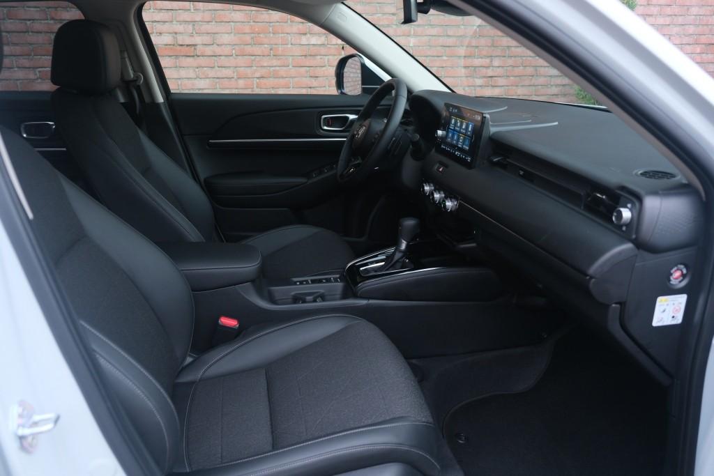 Honda HR-V 1.5 e:HEV 131pk CVT Advance - Adaptieve cruise - Achteruitrijcamera - Apple CarPlay - Stoel en stuurwielverwarming- Elektrische achterklep - Dodehoekdetectie afbeelding 4