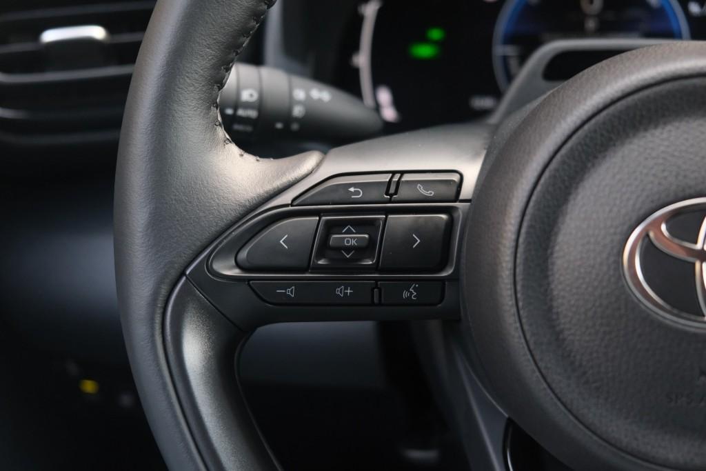 Toyota Yaris Cross 1.5 Hybrid 115pk CVT Dynamic - Adaptieve cruise - Achteruitrijcamera - Apple CarPlay - Climate control - Stoelverwarming - Keyless entry/start - Dodehoekdetectie afbeelding 9