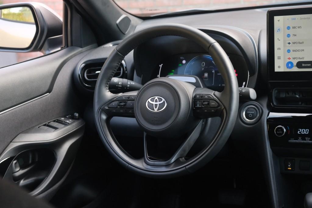 Toyota Yaris Cross 1.5 Hybrid 115pk CVT Dynamic - Adaptieve cruise - Achteruitrijcamera - Apple CarPlay - Climate control - Stoelverwarming - Keyless entry/start - Dodehoekdetectie afbeelding 12