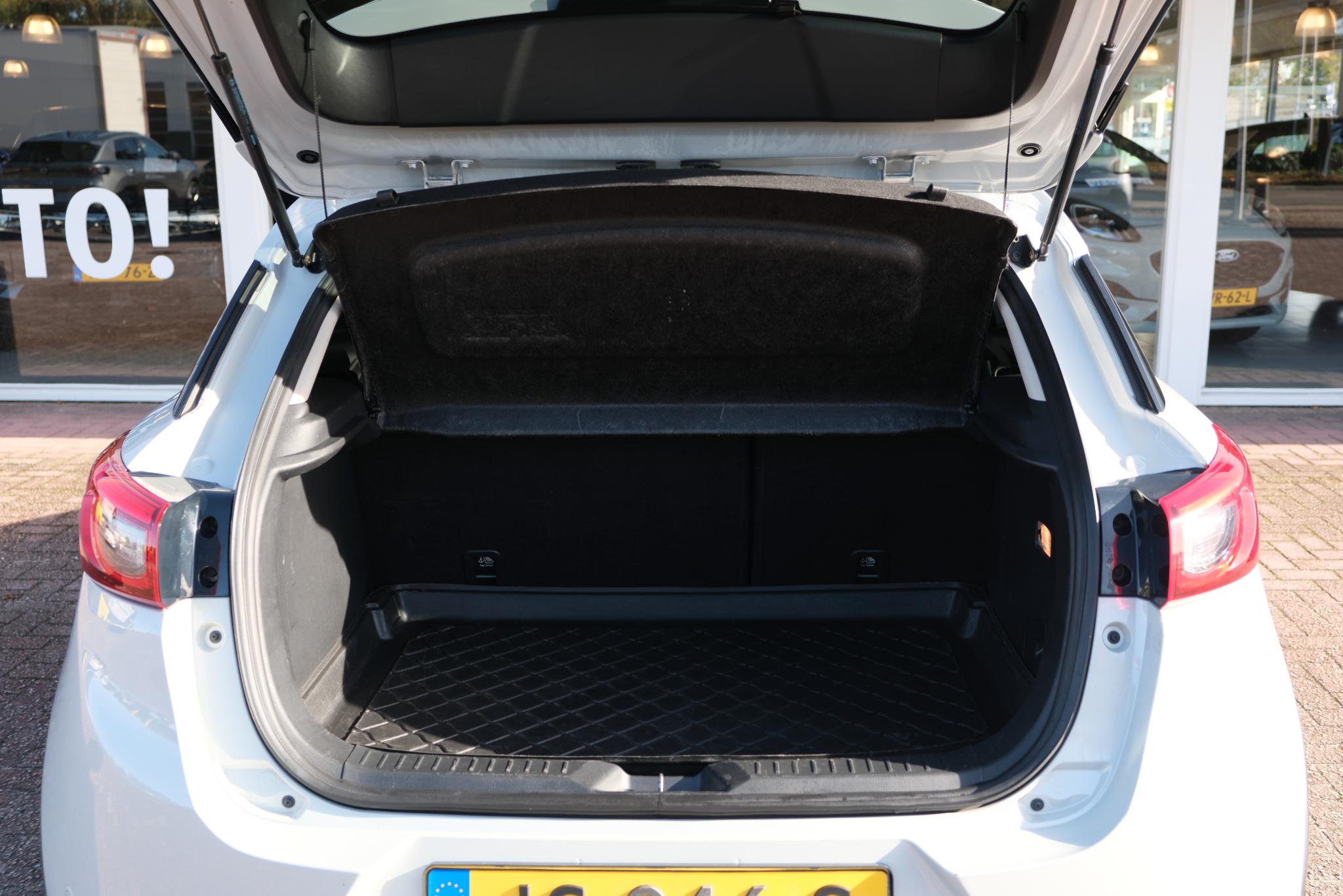 Mazda CX-3 2.0 SkyActiv-G 120pk GT-M | Navi | Adaptive Cruise | Camera | Head-Up display | Bose| PDC afbeelding 29