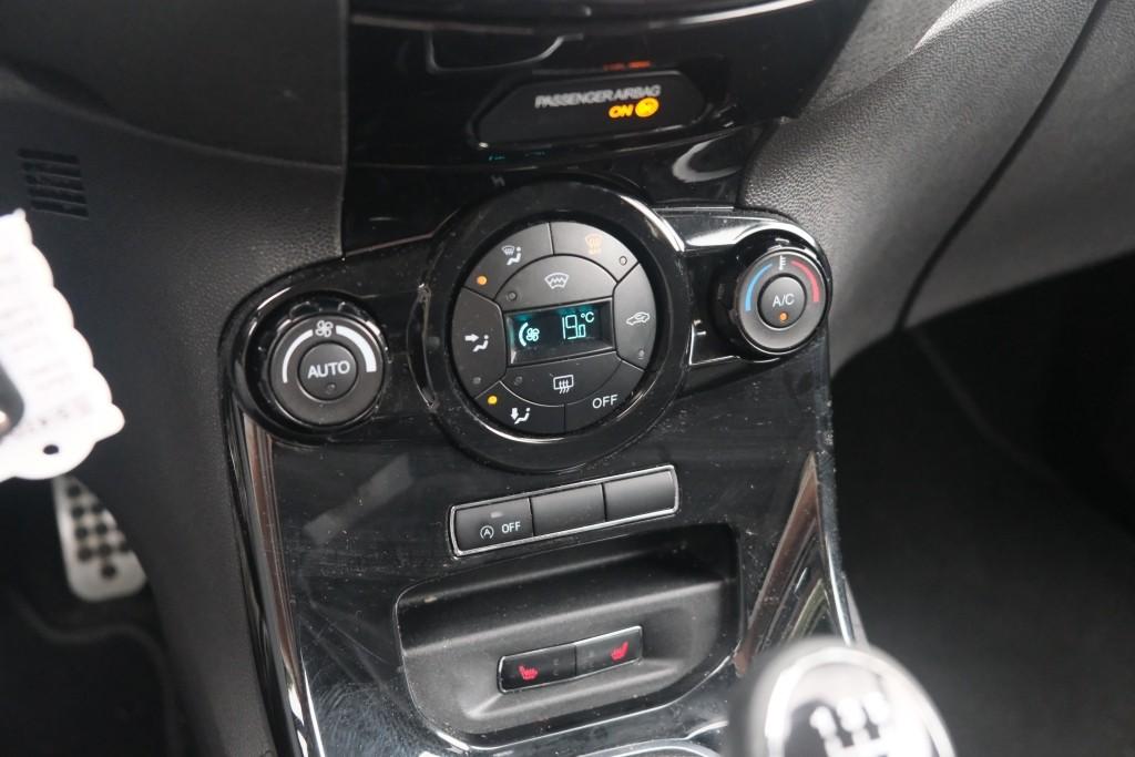 Ford Fiesta 1.0 EcoBoost 125pk Sport - Airconditioning - Bluetooth - Stoelverwarming - Voorruit verwarming - 16 inch velgen afbeelding 18