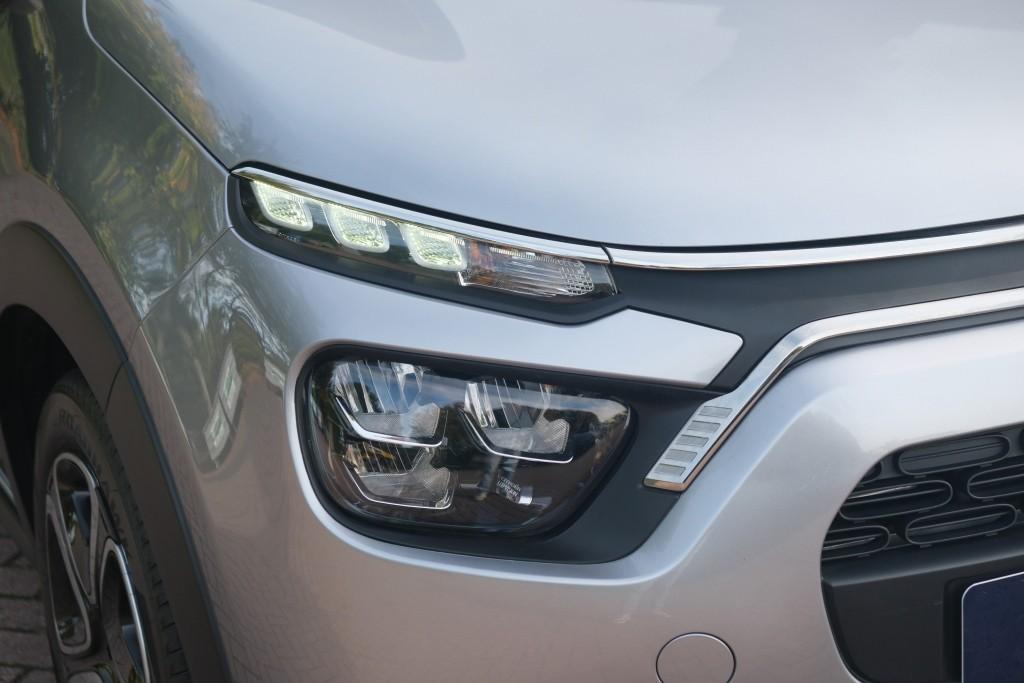 Citroën C3 1.2 PureTech 83pk C-Series - Apple CarPlay - Cruise control - DAB radio - LED-koplampen - Climate control afbeelding 2