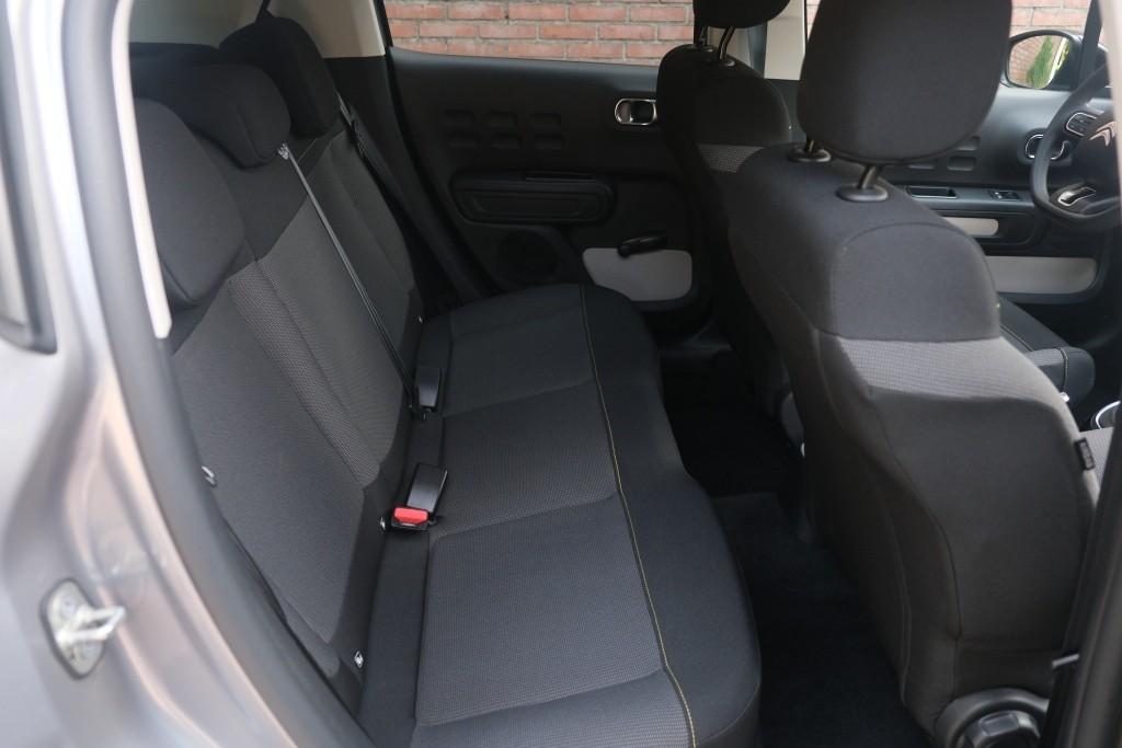 Citroën C3 1.2 PureTech 83pk C-Series - Apple CarPlay - Cruise control - DAB radio - LED-koplampen - Climate control afbeelding 3