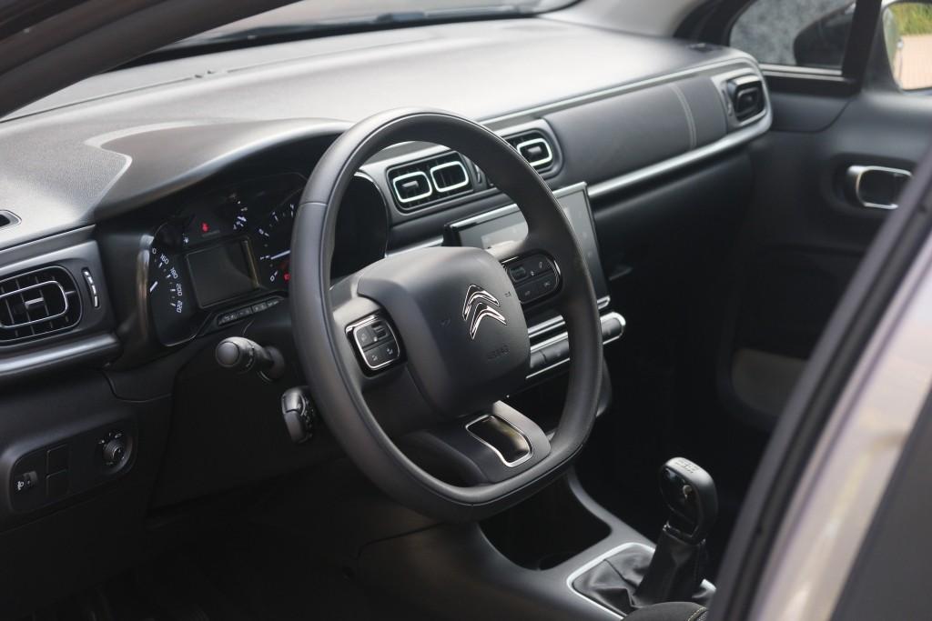 Citroën C3 1.2 PureTech 83pk C-Series - Apple CarPlay - Cruise control - DAB radio - LED-koplampen - Climate control afbeelding 7