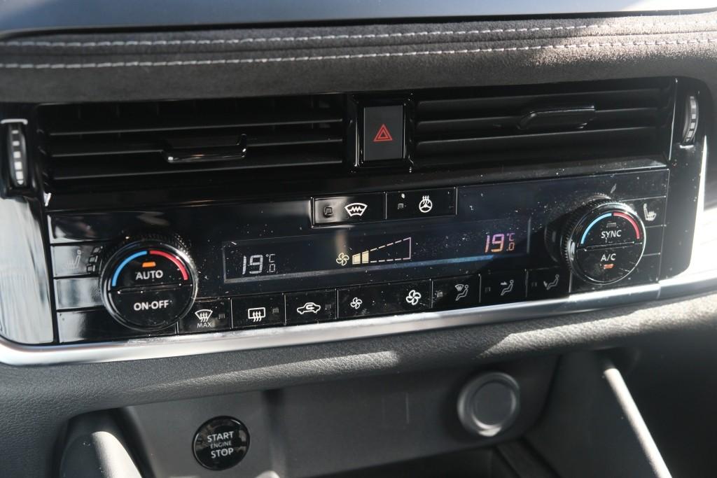 Nissan QASHQAI 1.3 MHEV Xtronic 158pk Tekna Plus - Adaptive cruise - 360° camera - Head-up display - Apple CarPlay - Navigatiesysteem - Stoelverwarming - Stoelventilatie - Panoramadak afbeelding 21