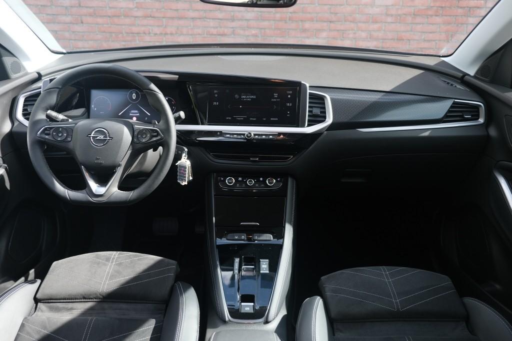 Opel Grandland 1.2 Turbo 130pk EAT8 GS | Navi | App Connect | Adaptive Cruise | Camera | Alcantara | Winter Pakket afbeelding 6