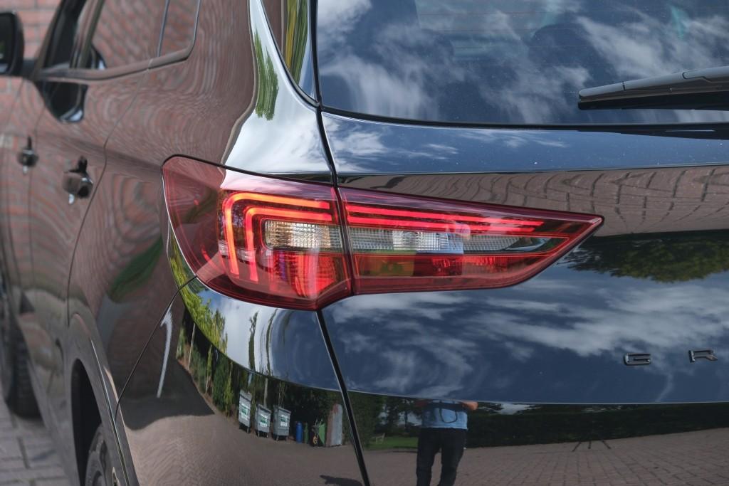 Opel Grandland 1.2 Turbo 130pk EAT8 GS | Navi | App Connect | Adaptive Cruise | Camera | Alcantara | Winter Pakket afbeelding 26