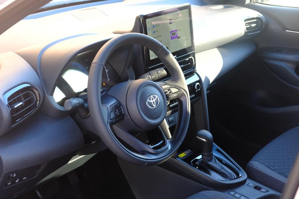Toyota Yaris Cross 1.5 Hybrid 115pk CVT Dynamic - Adaptieve cruise - Achteruitrijcamera - Apple CarPlay - Climate control - Stoelverwarming - Keyless entry/start - Dodehoekdetectie afbeelding 7