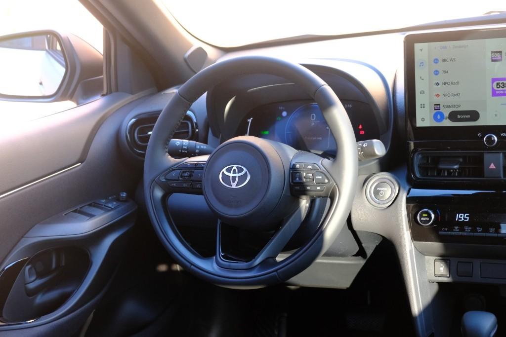 Toyota Yaris Cross 1.5 Hybrid 115pk CVT Dynamic - Adaptieve cruise - Achteruitrijcamera - Apple CarPlay - Climate control - Stoelverwarming - Keyless entry/start - Dodehoekdetectie afbeelding 10