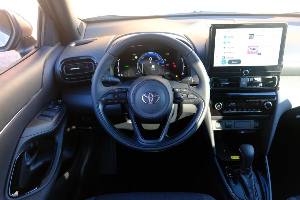 Toyota Yaris Cross 1.5 Hybrid 115pk CVT Dynamic - Adaptieve cruise - Achteruitrijcamera - Apple CarPlay - Climate control - Stoelverwarming - Keyless entry/start - Dodehoekdetectie afbeelding 11