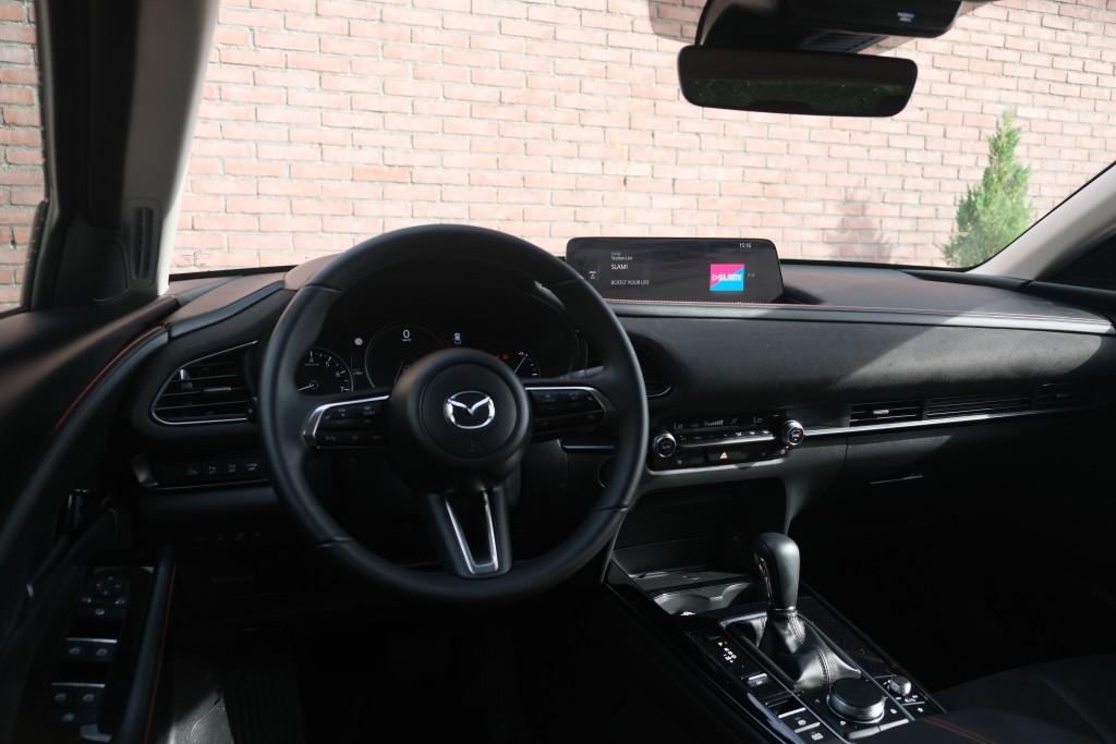 Mazda CX-30 2.5 e-SkyActiv-G M Hybrid 140pk Aut. Nagisa - Head-up display - Bose - Adaptieve cruise - Achteruitrijcamera - Dodehoekdetectie - Stoelverwarming - Elektrische achterklep - Keyless afbeelding 12
