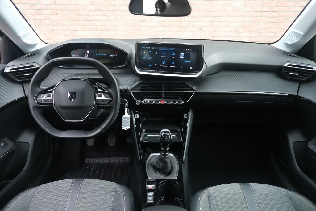 Peugeot 208 1.2 PureTech 100pk Allure - Navigatiesysteem - Apple CarPlay - Achteruitrijcamera - Dodehoekdetectie- Parkeersensoren - Climate Control - Cruise control afbeelding 6