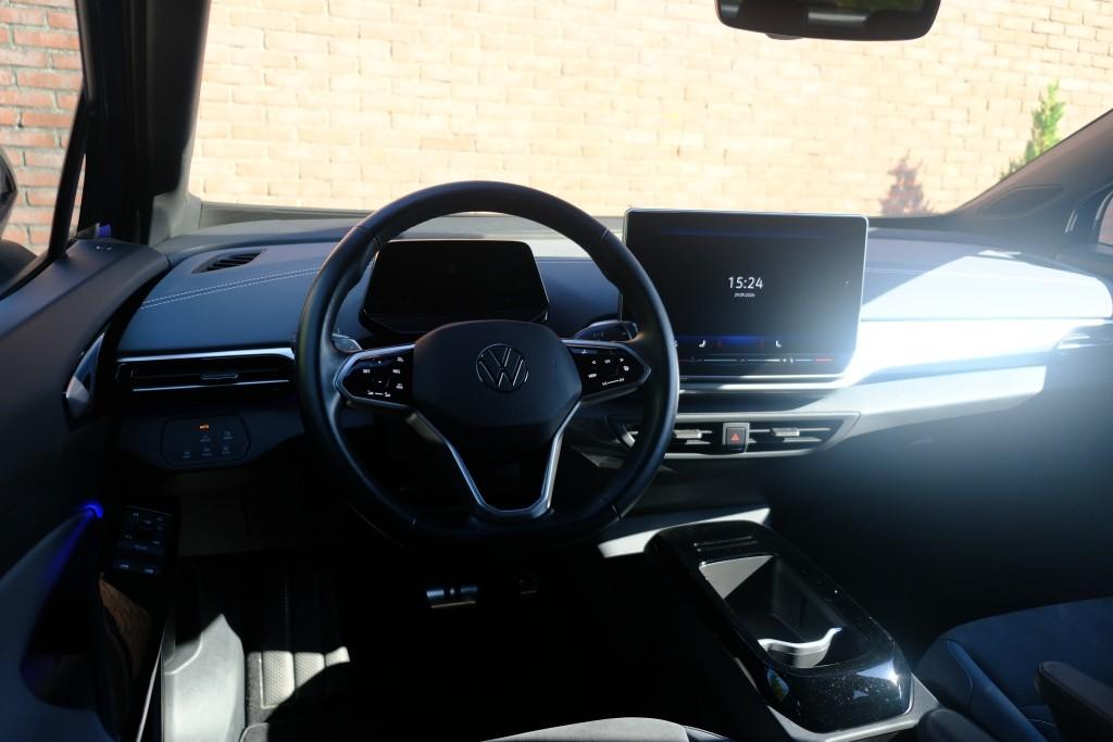 Volkswagen ID.4 Pure 52 kWh 170pk - Navigatiesysteem - App connect - Adaptive cruise - 360° camera - Keyless - Winter pakket - Elektrische achterklep - 19 inch velgen afbeelding 12