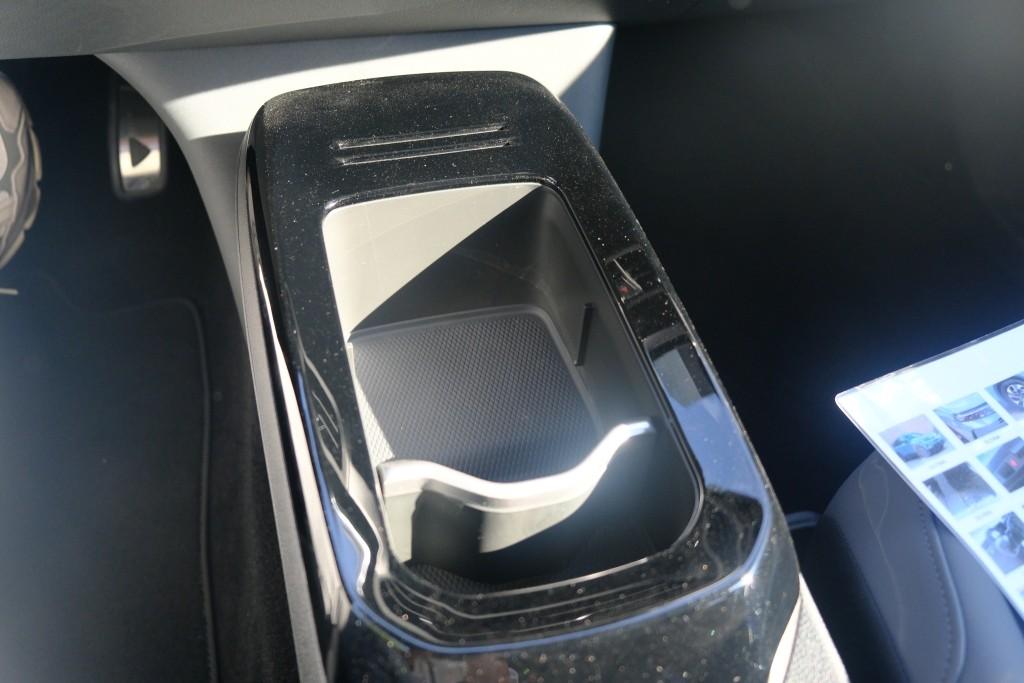 Volkswagen ID.4 Pure 52 kWh 170pk - Navigatiesysteem - App connect - Adaptive cruise - 360° camera - Keyless - Winter pakket - Elektrische achterklep - 19 inch velgen afbeelding 19