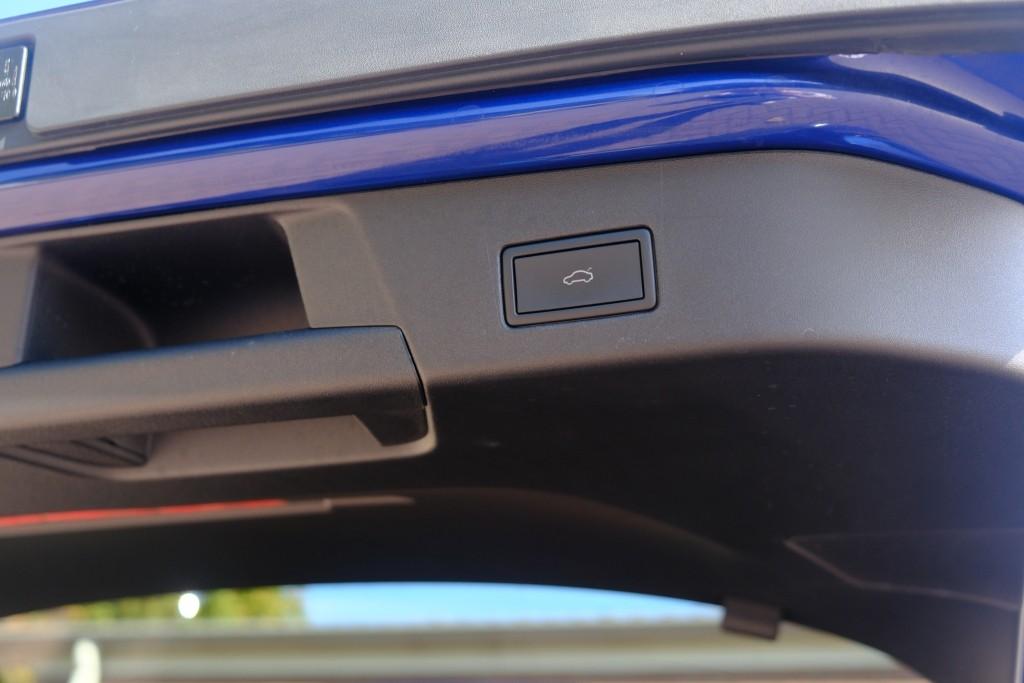 Volkswagen ID.4 Pure 52 kWh 170pk - Navigatiesysteem - App connect - Adaptive cruise - 360° camera - Keyless - Winter pakket - Elektrische achterklep - 19 inch velgen afbeelding 29