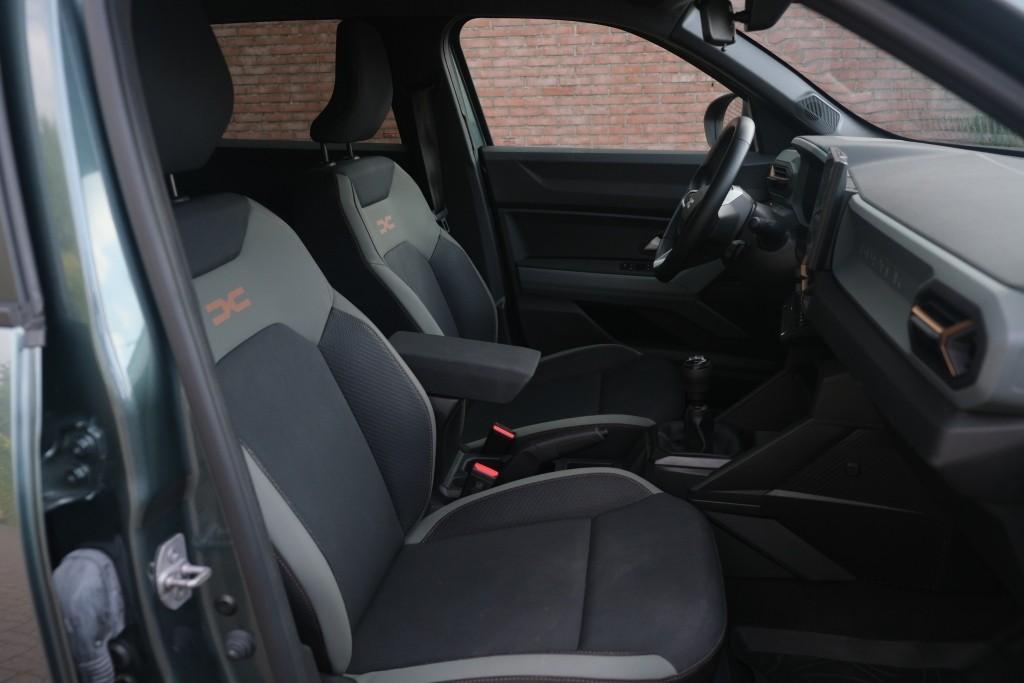 Dacia Duster 1.2 TCe mild hybrid 130pk Extreme - Achteruitrijcamera - Apple CarPlay - LED koplampen - Keyless entry & start - Climate control - Cruise control - Parkeersensoren afbeelding 4