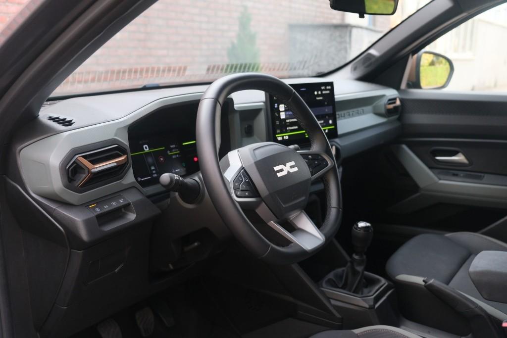 Dacia Duster 1.2 TCe mild hybrid 130pk Extreme - Achteruitrijcamera - Apple CarPlay - LED koplampen - Keyless entry & start - Climate control - Cruise control - Parkeersensoren afbeelding 8