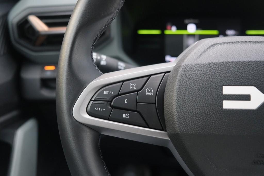 Dacia Duster 1.2 TCe mild hybrid 130pk Extreme - Achteruitrijcamera - Apple CarPlay - LED koplampen - Keyless entry & start - Climate control - Cruise control - Parkeersensoren afbeelding 9