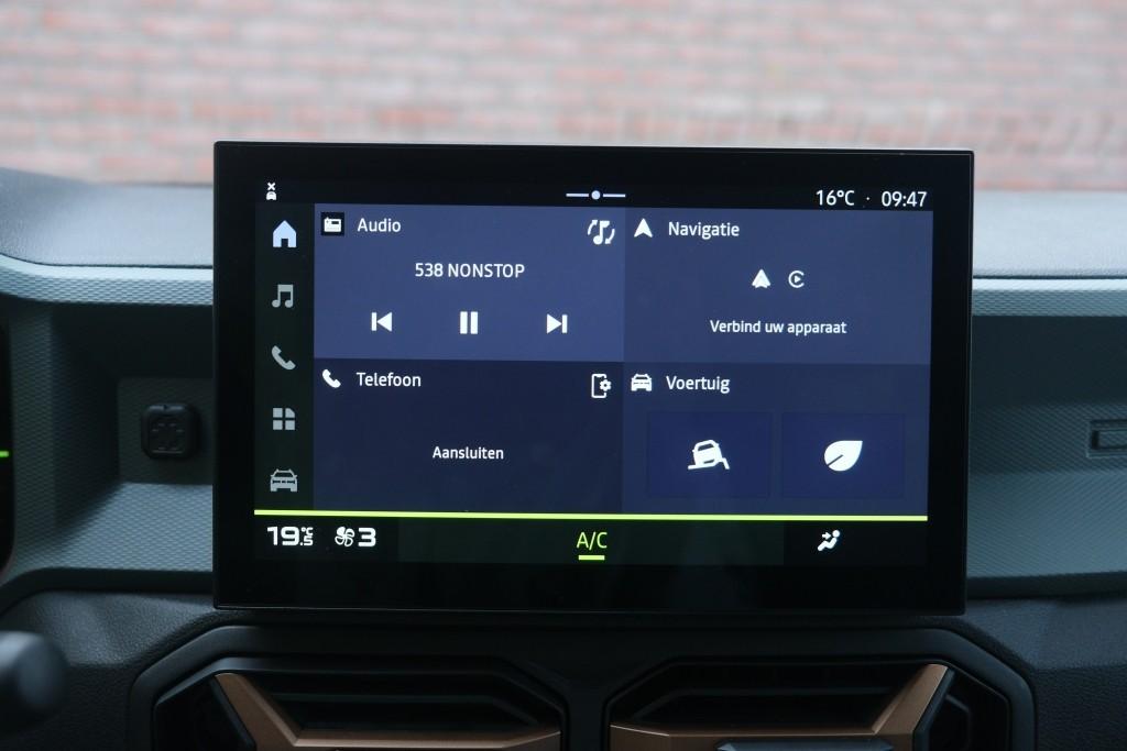 Dacia Duster 1.2 TCe mild hybrid 130pk Extreme - Achteruitrijcamera - Apple CarPlay - LED koplampen - Keyless entry & start - Climate control - Cruise control - Parkeersensoren afbeelding 16