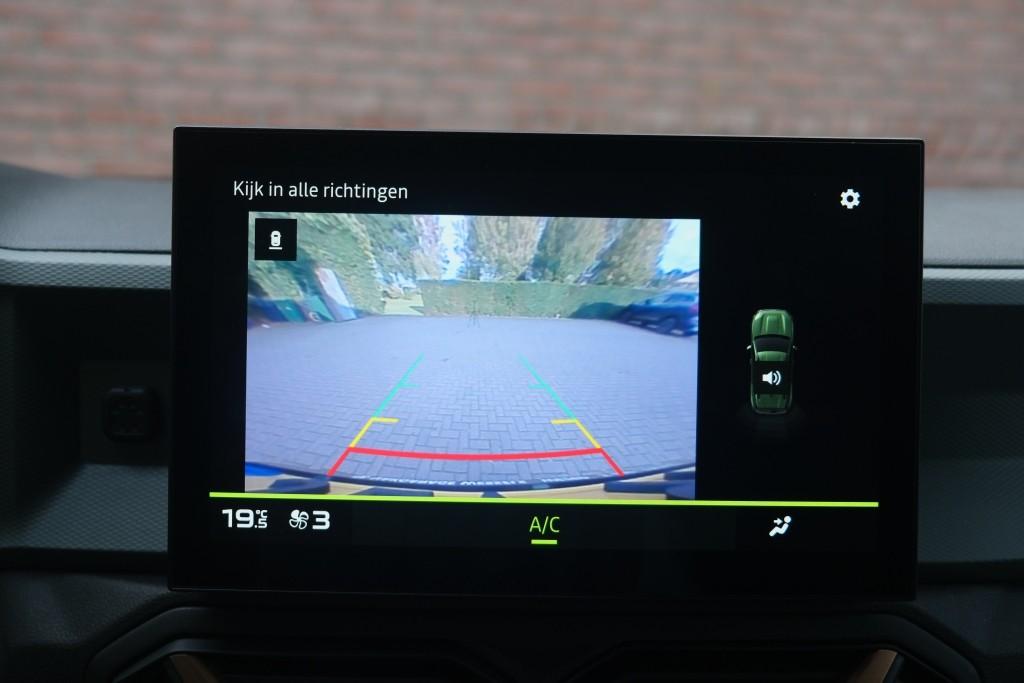Dacia Duster 1.2 TCe mild hybrid 130pk Extreme - Achteruitrijcamera - Apple CarPlay - LED koplampen - Keyless entry & start - Climate control - Cruise control - Parkeersensoren afbeelding 20