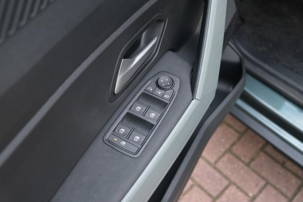 Dacia Duster 1.2 TCe mild hybrid 130pk Extreme - Achteruitrijcamera - Apple CarPlay - LED koplampen - Keyless entry & start - Climate control - Cruise control - Parkeersensoren afbeelding 24