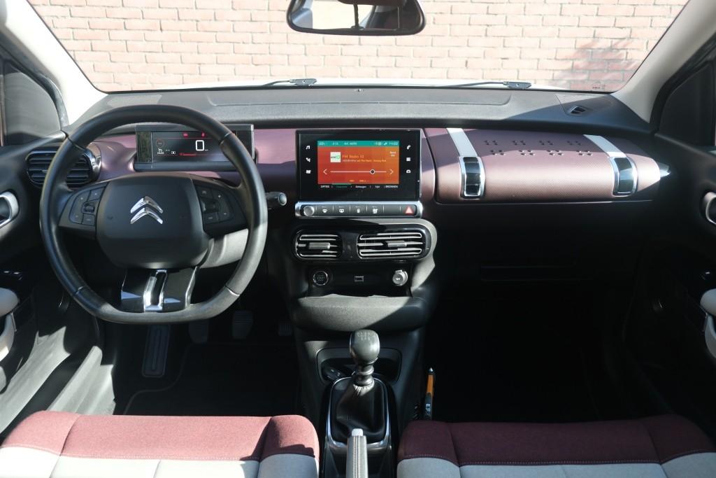 Citroën C4 Cactus 1.2 PureTech 130pk Shine - Panoramadak - Achteruitrijcamera - Apple CarPlay - Navigatiesysteem - Keyless entry - Parkeersensoren - Automatische airconditioning - Cruise control afbeelding 7