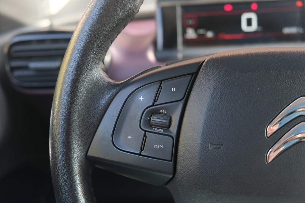 Citroën C4 Cactus 1.2 PureTech 130pk Shine - Panoramadak - Achteruitrijcamera - Apple CarPlay - Navigatiesysteem - Keyless entry - Parkeersensoren - Automatische airconditioning - Cruise control afbeelding 10