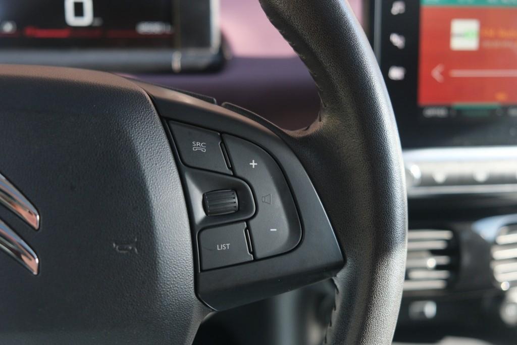Citroën C4 Cactus 1.2 PureTech 130pk Shine - Panoramadak - Achteruitrijcamera - Apple CarPlay - Navigatiesysteem - Keyless entry - Parkeersensoren - Automatische airconditioning - Cruise control afbeelding 11