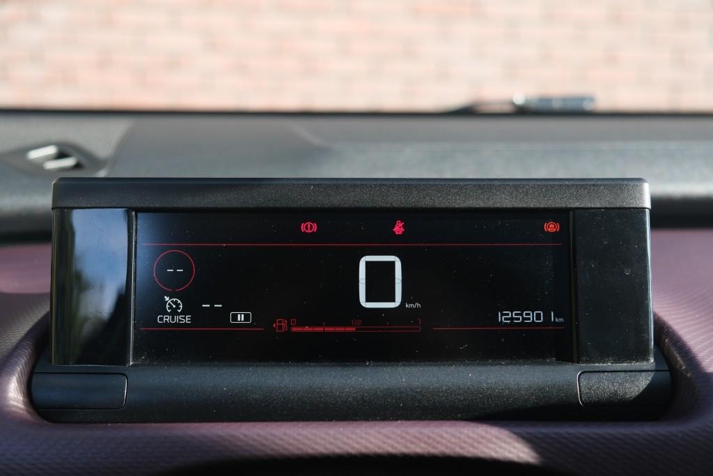 Citroën C4 Cactus 1.2 PureTech 130pk Shine - Panoramadak - Achteruitrijcamera - Apple CarPlay - Navigatiesysteem - Keyless entry - Parkeersensoren - Automatische airconditioning - Cruise control afbeelding 12