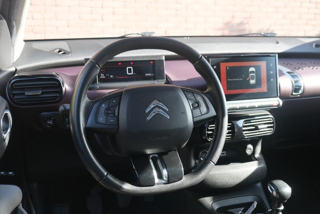 Citroën C4 Cactus 1.2 PureTech 130pk Shine - Panoramadak - Achteruitrijcamera - Apple CarPlay - Navigatiesysteem - Keyless entry - Parkeersensoren - Automatische airconditioning - Cruise control afbeelding 15
