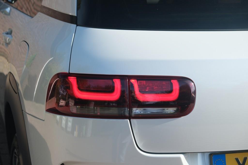 Citroën C4 Cactus 1.2 PureTech 130pk Shine - Panoramadak - Achteruitrijcamera - Apple CarPlay - Navigatiesysteem - Keyless entry - Parkeersensoren - Automatische airconditioning - Cruise control afbeelding 30