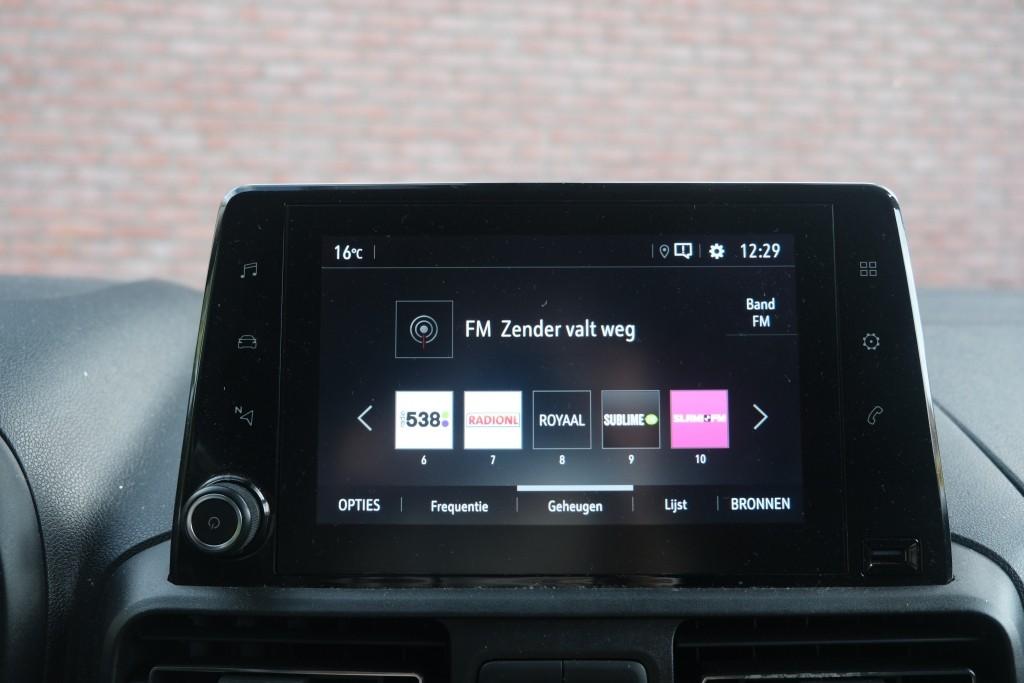 Opel Combo 1.5D 130pk L2H1 Innovation - Trekhaak - Achteruitrijcamera - Navigatiesysteem - Dodehoekdetectie - Apple CarPlay - Parkeersensoren - Cruise control afbeelding 11