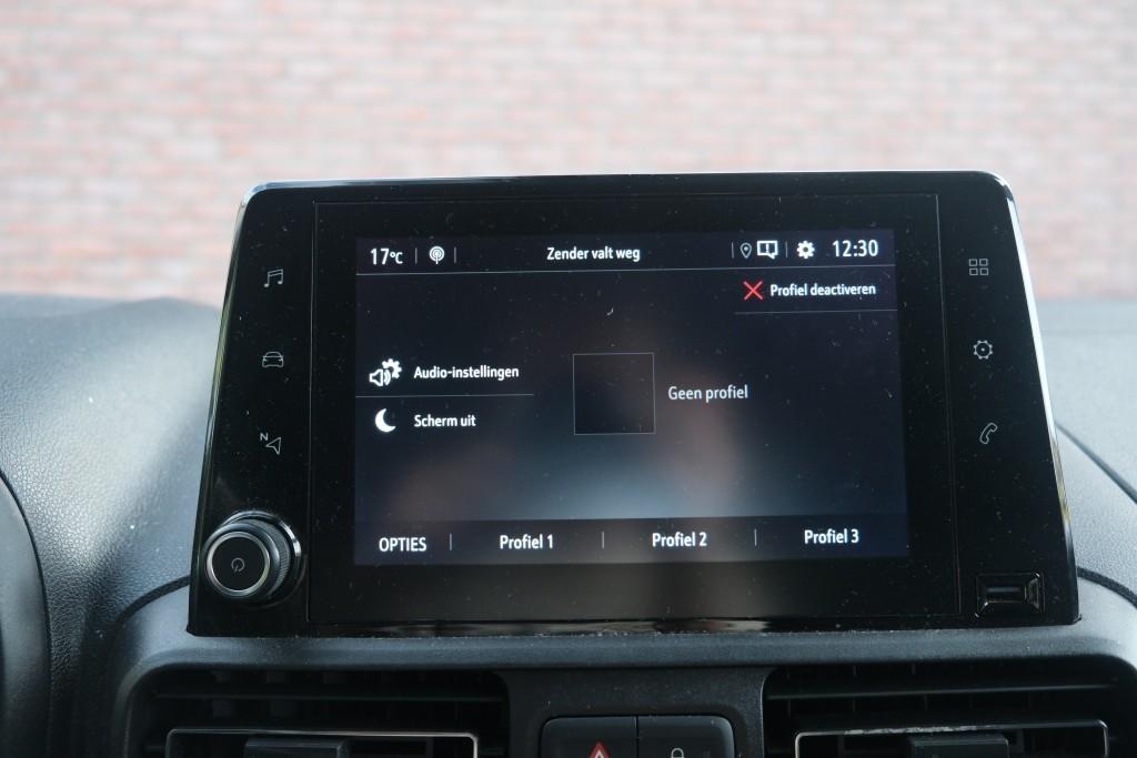 Opel Combo 1.5D 130pk L2H1 Innovation - Trekhaak - Achteruitrijcamera - Navigatiesysteem - Dodehoekdetectie - Apple CarPlay - Parkeersensoren - Cruise control afbeelding 14