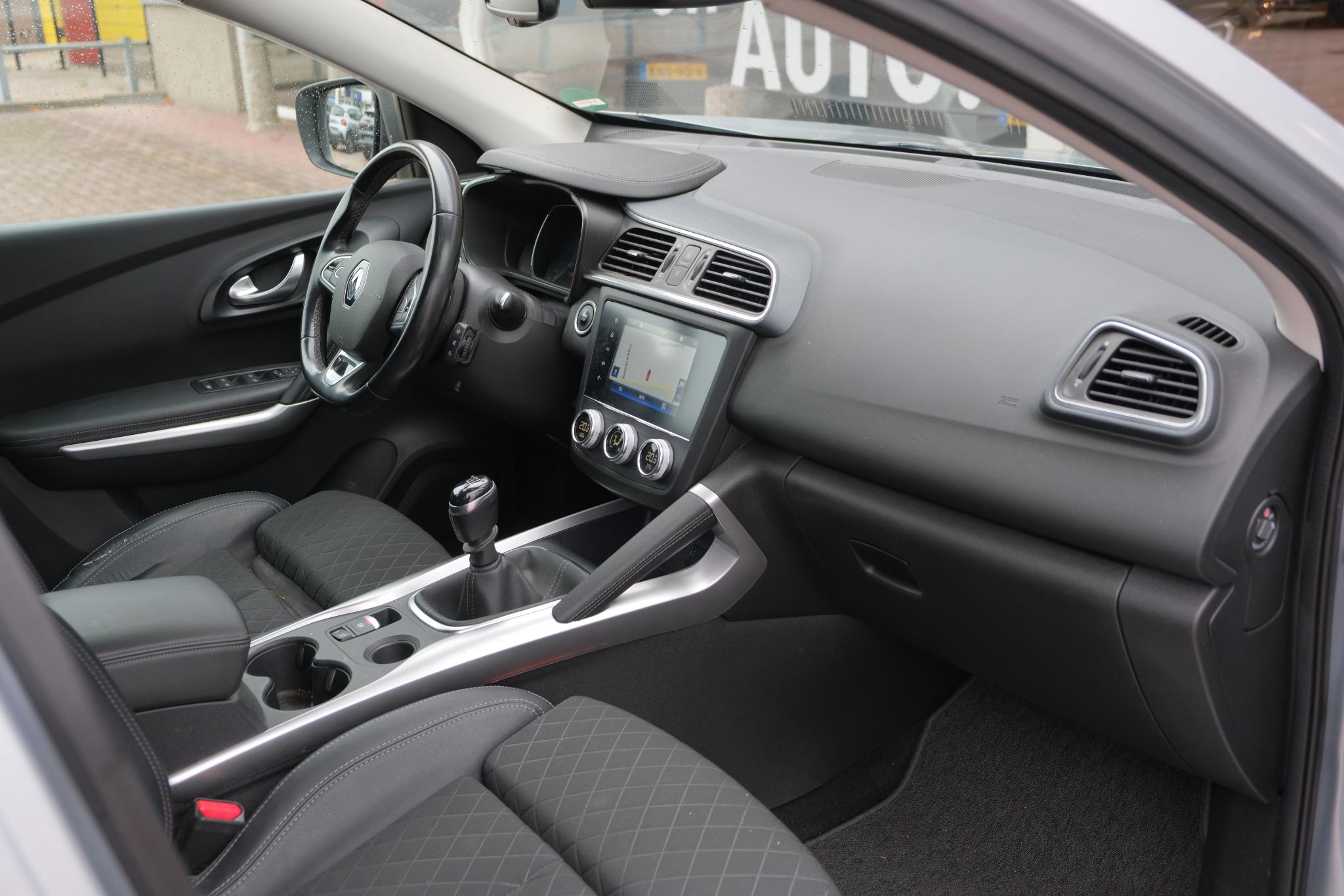 Renault Kadjar 1.3 TCe 160pk Intens | Navi | Cruise | Trekhaak | Camera | Climate afbeelding 8