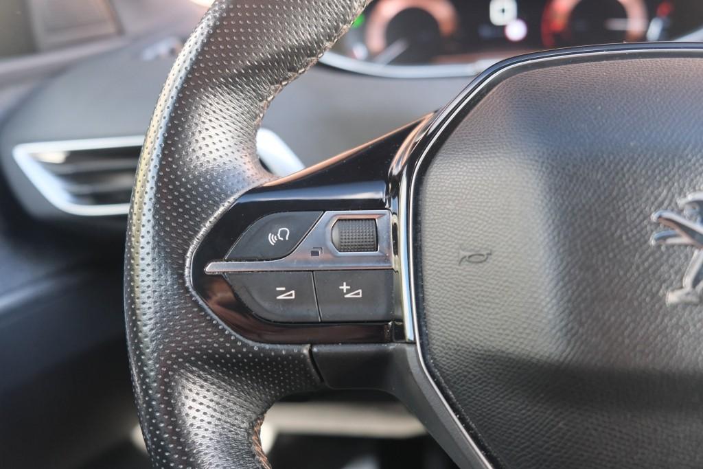 Peugeot 3008 1.2 PureTech 130pk GT Line - Navigatiesysteem - Apple CarPlay - Achteruitrijcamera - Keyless - Elektrische achterklep - Dodehoekdetectie - Parkeersensoren afbeelding 9