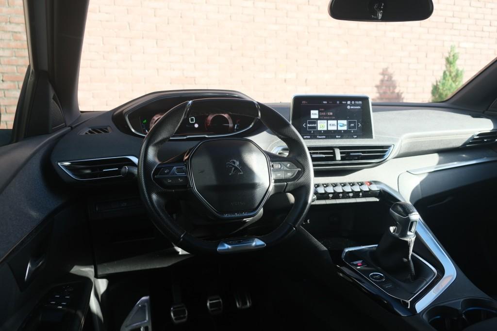 Peugeot 3008 1.2 PureTech 130pk GT Line - Navigatiesysteem - Apple CarPlay - Achteruitrijcamera - Keyless - Elektrische achterklep - Dodehoekdetectie - Parkeersensoren afbeelding 14