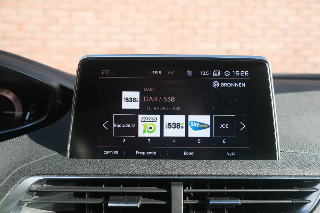 Peugeot 3008 1.2 PureTech 130pk GT Line - Navigatiesysteem - Apple CarPlay - Achteruitrijcamera - Keyless - Elektrische achterklep - Dodehoekdetectie - Parkeersensoren afbeelding 16